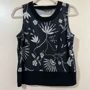 EUC Athleta Zephyr Wildflower Print Tank Top Crop Workout Tank Black Size XSmall